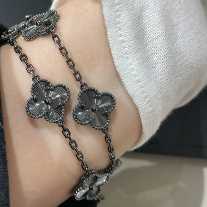 [Bloom]CLOVER 5 MOTIF BLACK BRACELET