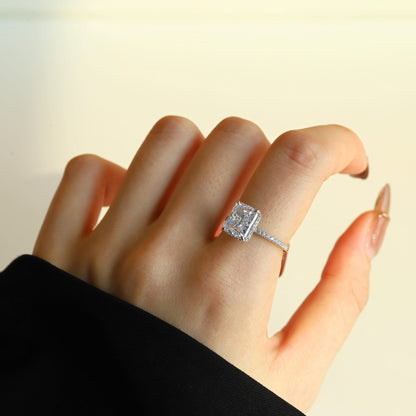 [Bloom]4.0 Carat Luxurious Engagement Ring