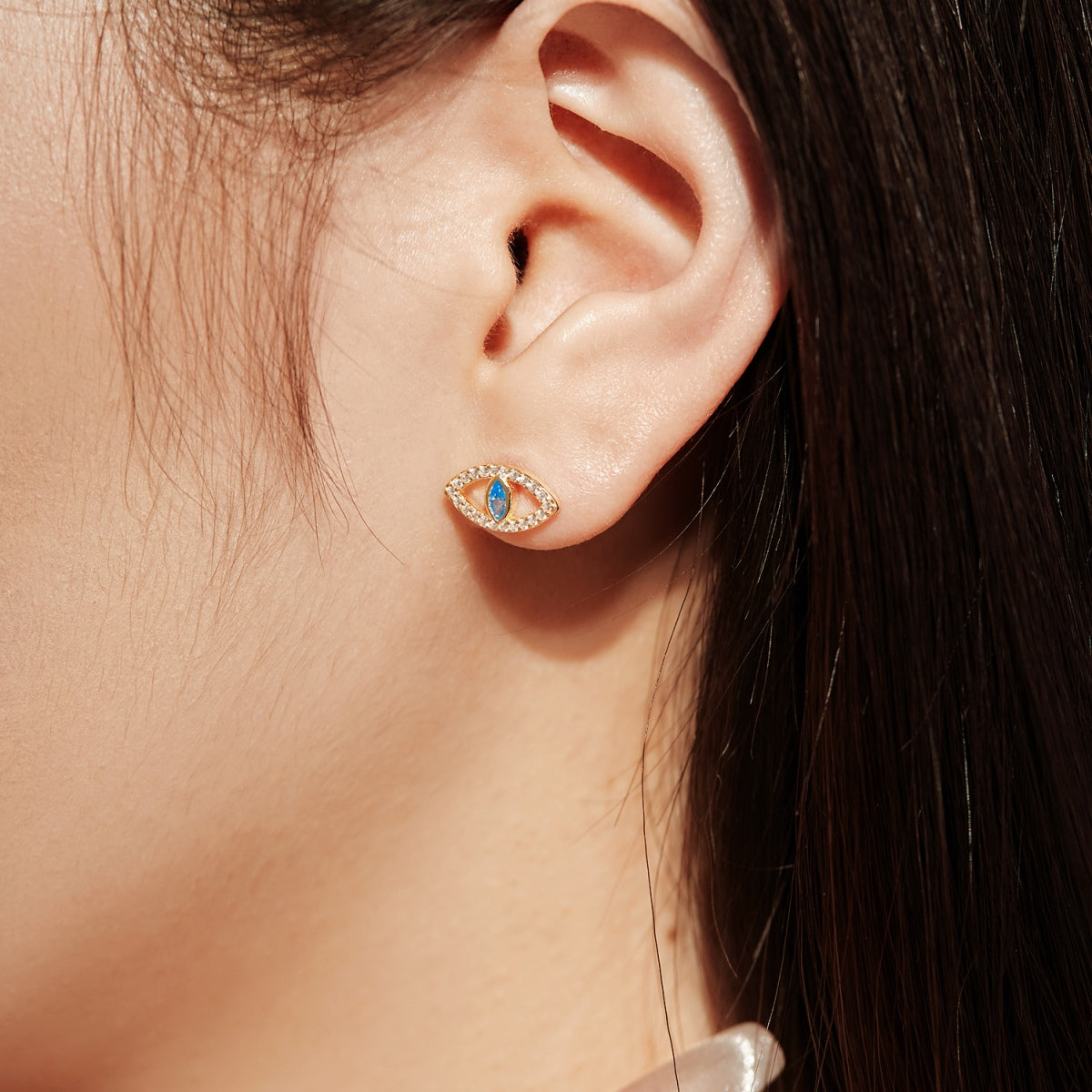 [Bloom]Blue Devil Eyes Hollow Stud Earrings