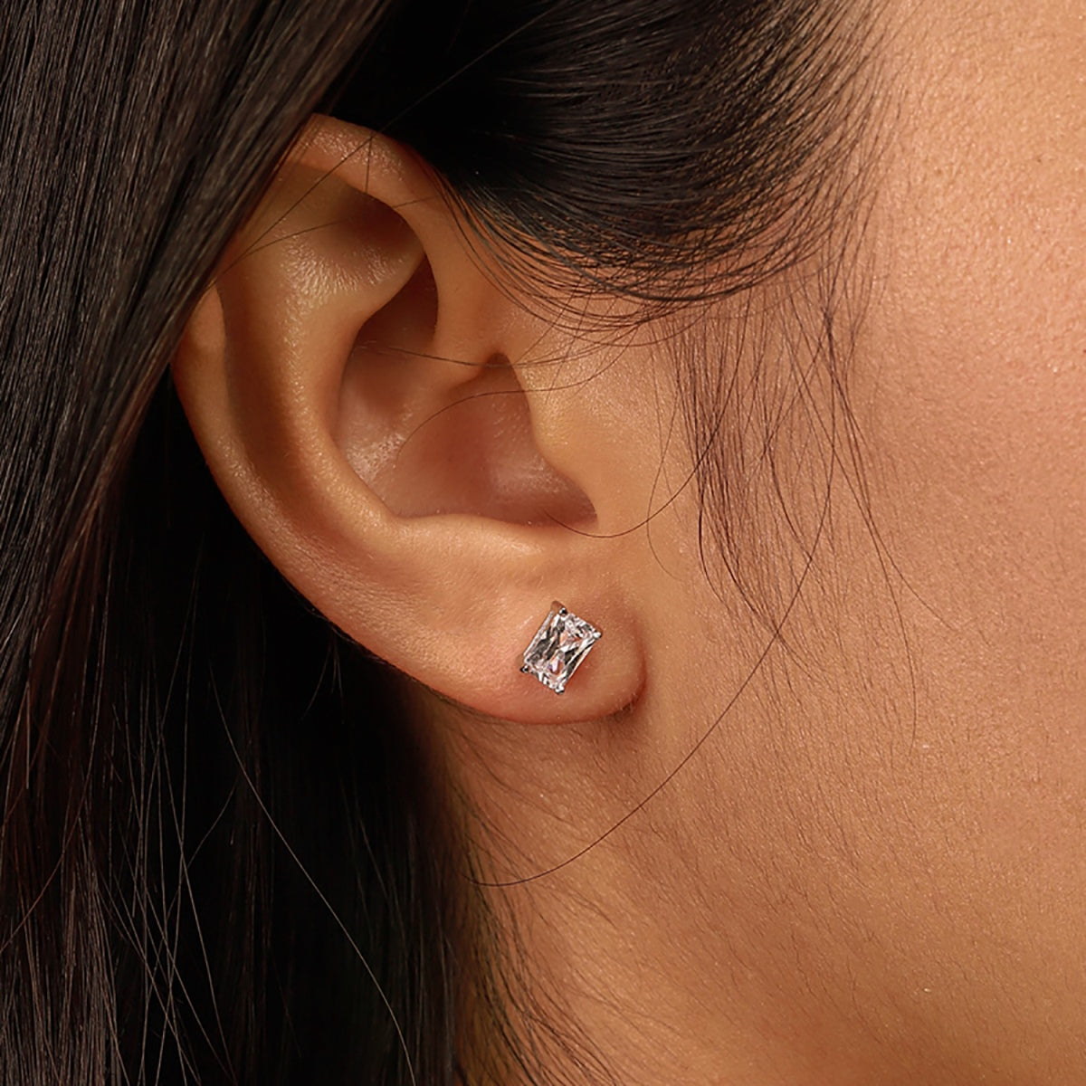 [Bloom]Stylish Shiny Rectangular Center Stone Stud Earrings