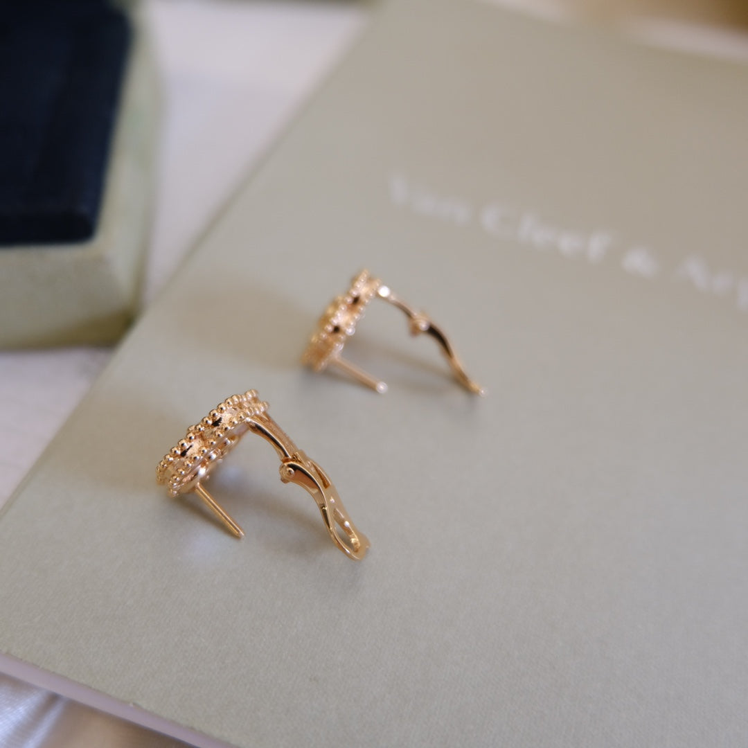 [Bloom]LUCKY PINK GOLD WHITE MOP EARRINGS