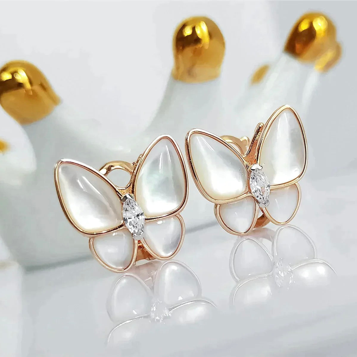 [Bloom]BUTTERFLY MOP DIAMOND EARRINGS