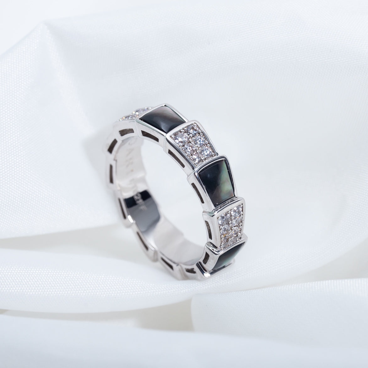 [Bloom]SERPENTI RING SILVER DIAMOND BLACK MOP 4MM