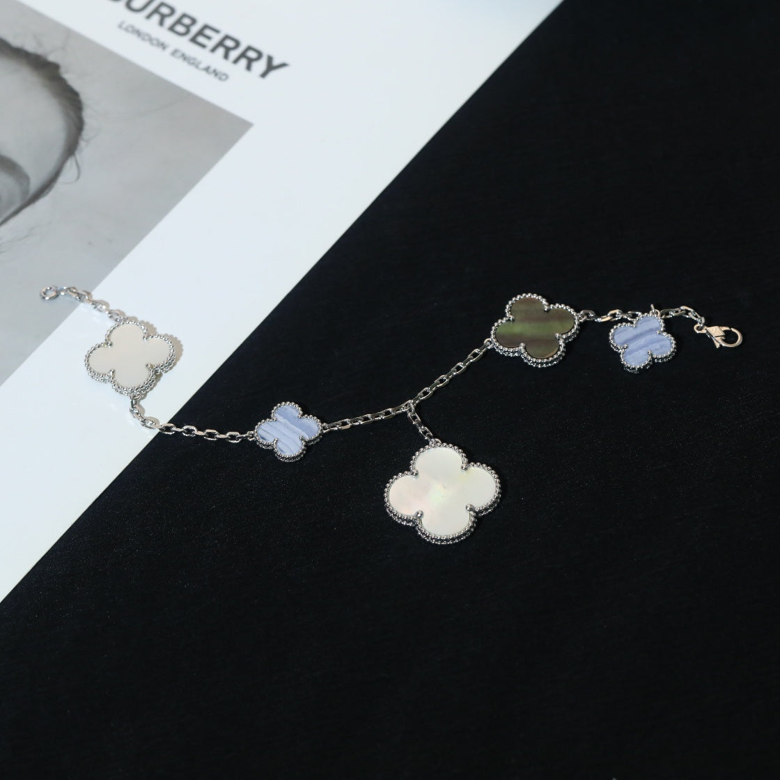 [Bloom]CLOVER BRACELET 5 MOTIFS MOP CHALCEDONY SILVER