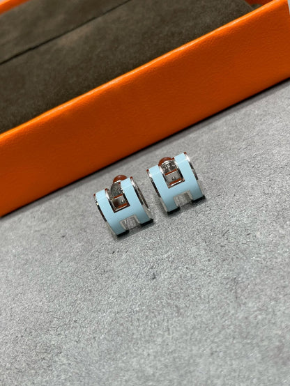 [Bloom]POP H SKY BLUE STUD EARRINGS