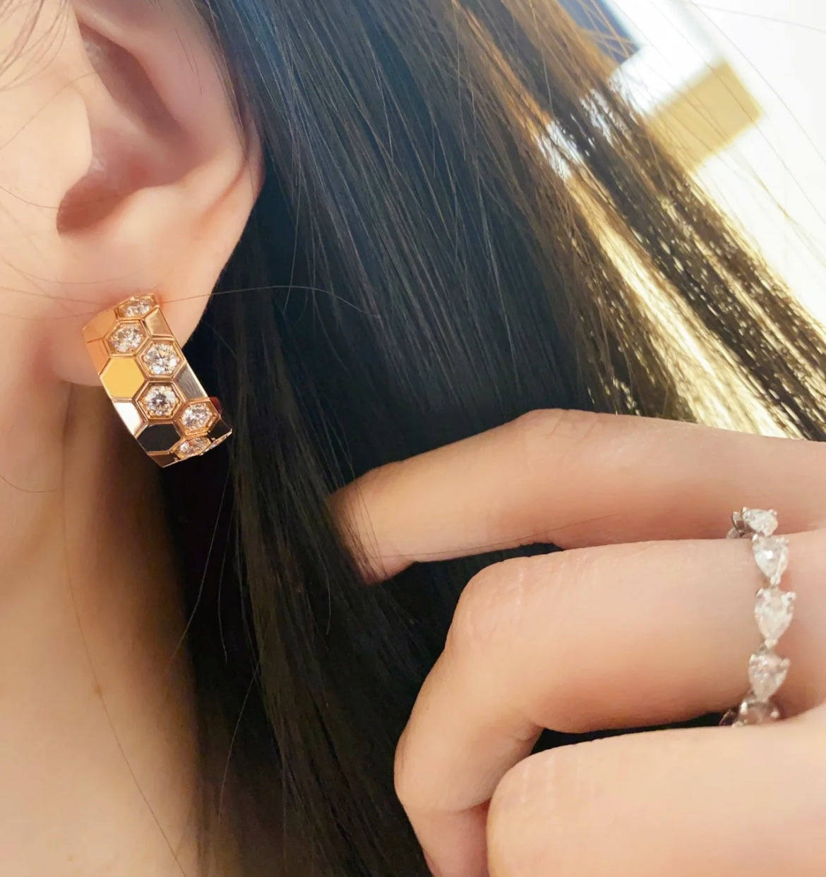 [Bloom]BEE LOVE DIAMOND HOOP EARRINGS