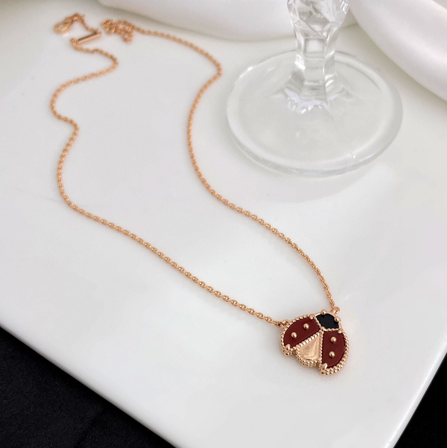 [Bloom]LUCKY  CARNELIANS LADYBUG NECKLACE