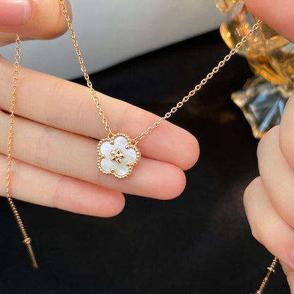 [Bloom]LUCKY  WHITE MOP  PLUM BLOSSOM NECKLACE