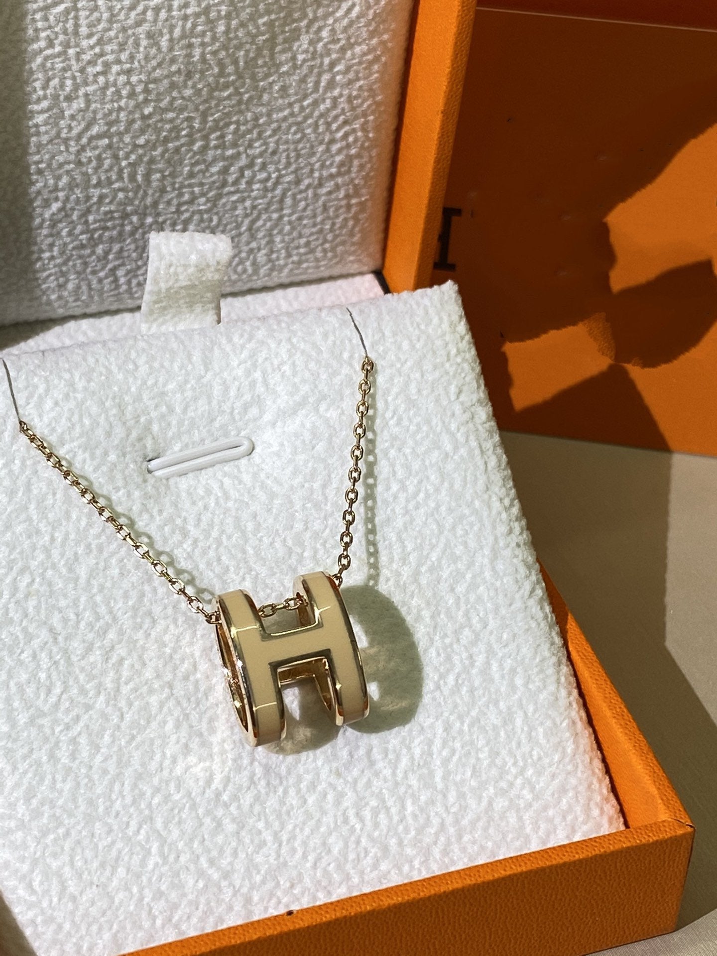 [Bloom]HM CLIC YELLOW ENAMEL GOLD NECKLACE