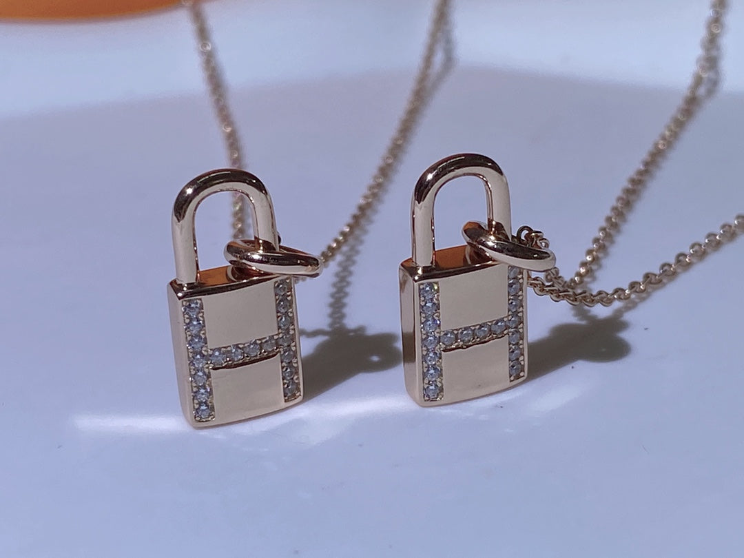 [Bloom]HM ADVANCED NICHE LOCK HEAD NECKLACE DIAMONDS