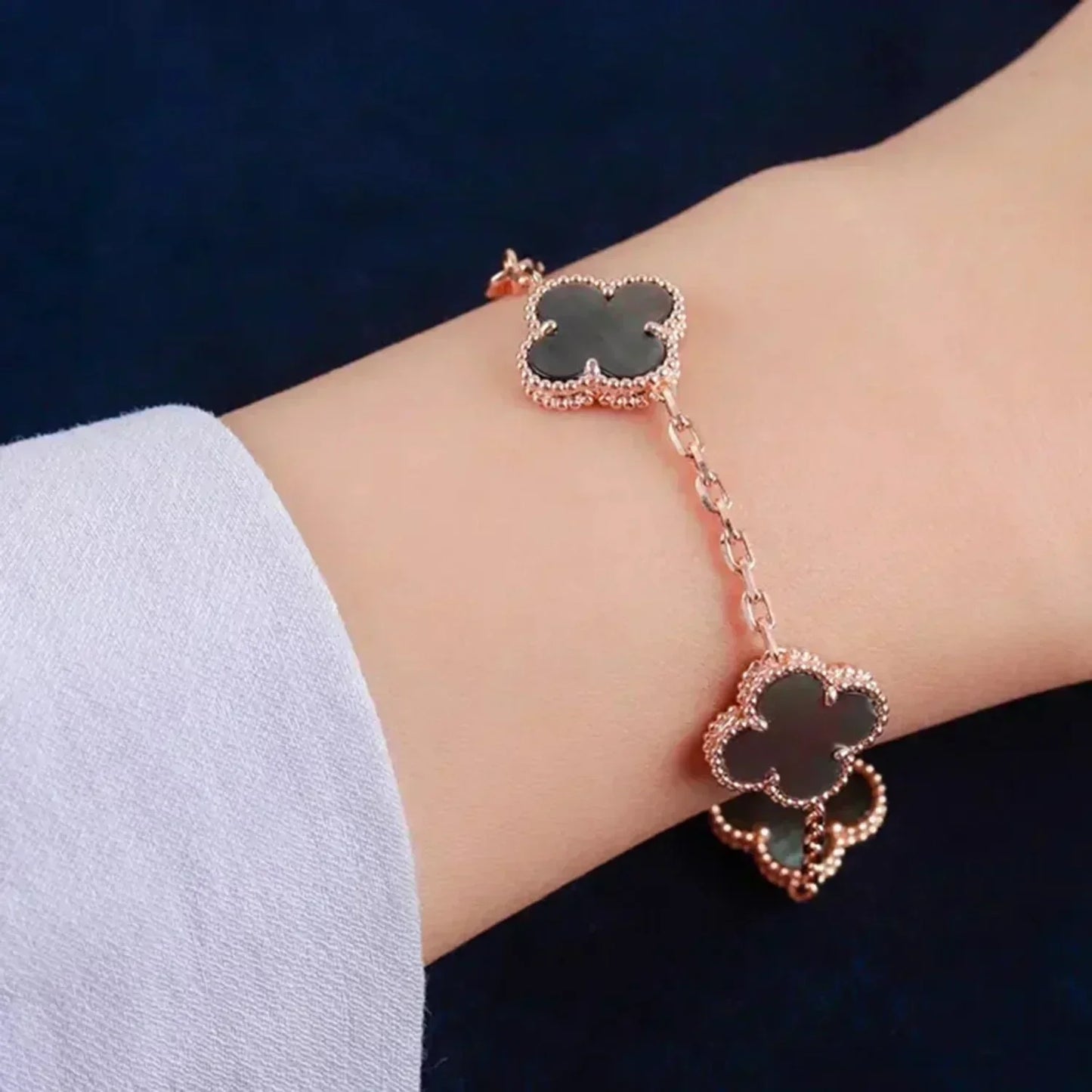 [Bloom]CLOVER 5 MOTIF GRAY MOP  BRACELET